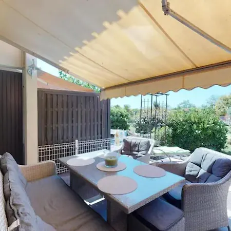 Rez De Jardin 4 Couchages Avec Piscine Appartement *