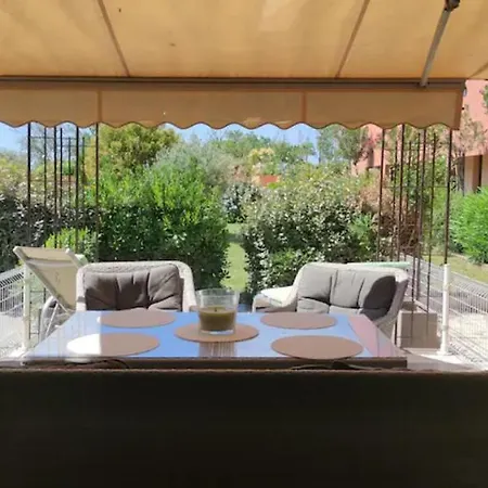 Apartment Rez De Jardin 4 Couchages Avec Piscine *