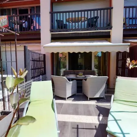 Apartment Rez De Jardin 4 Couchages Avec Piscine *